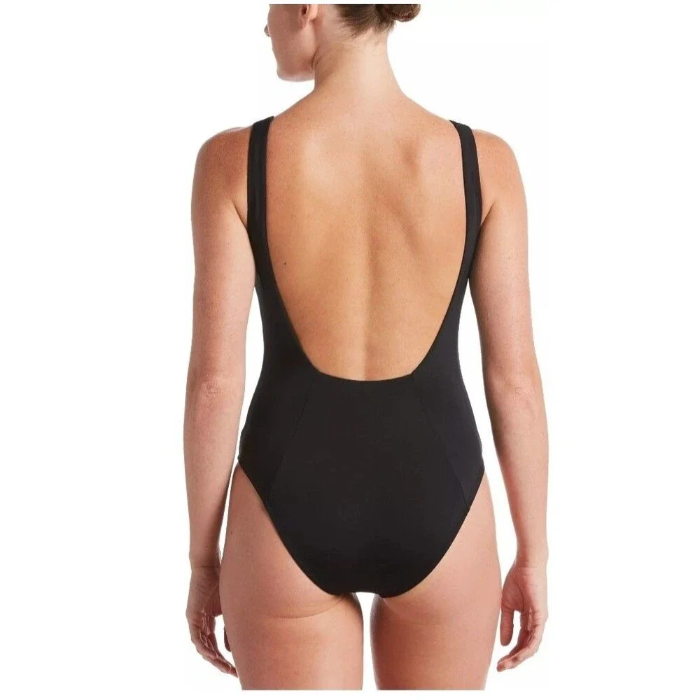 Nike essential women